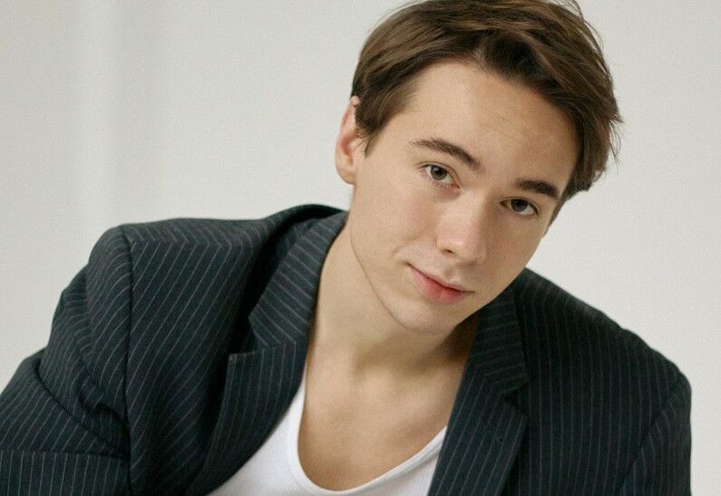 Денис Власенко